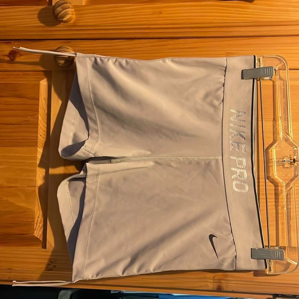 Women’s Nike Dri-Fit
Medium
